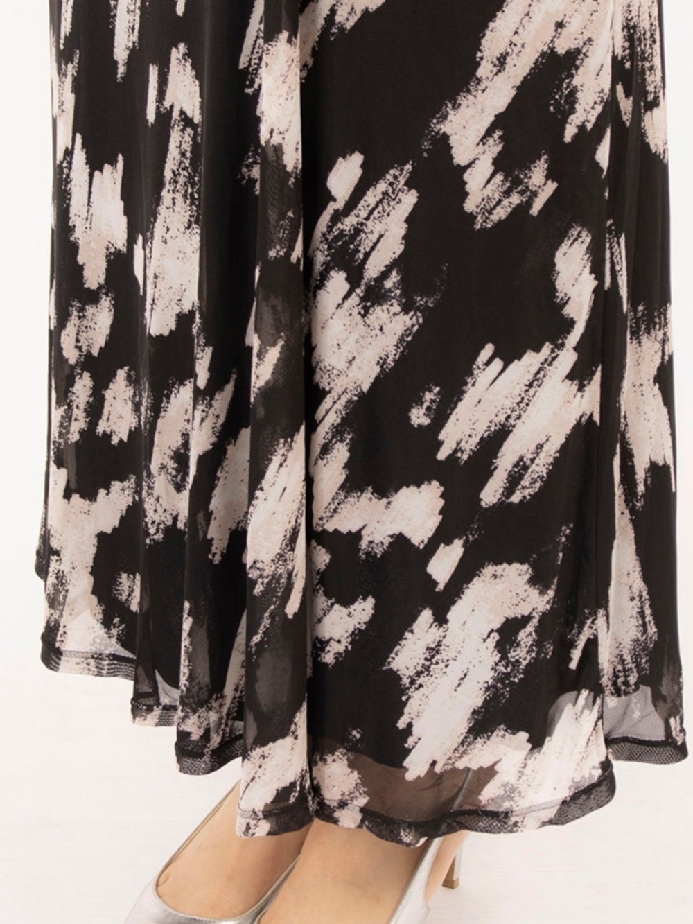 NEW DKNY Sleeveless Black and Cream Abstract Print Mesh Maxi Dress - Picture 8 of 16